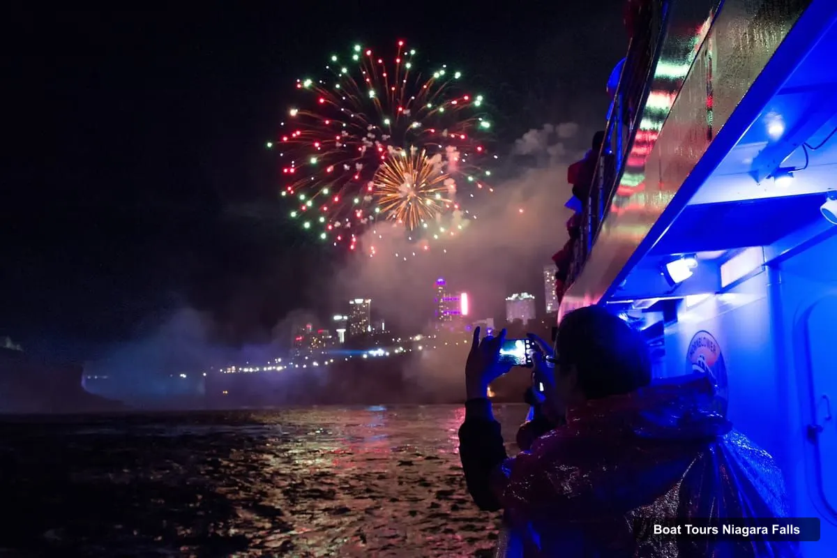 Niagara Falls Boat Cruises – Evening Fireworks Cruise (photo 4)