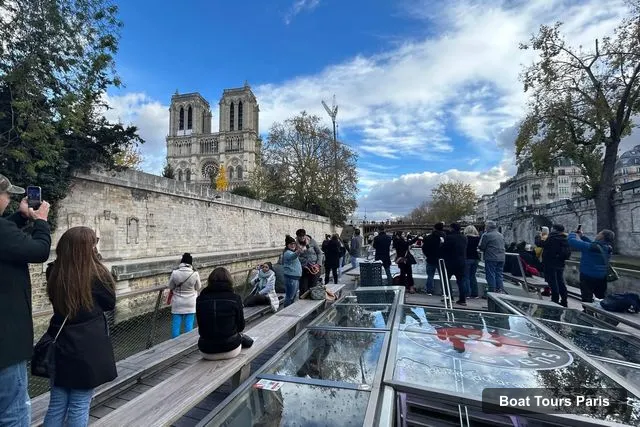Boat Tours in Paris – Illuminations Seine Cruise starting from Eiffel Tower