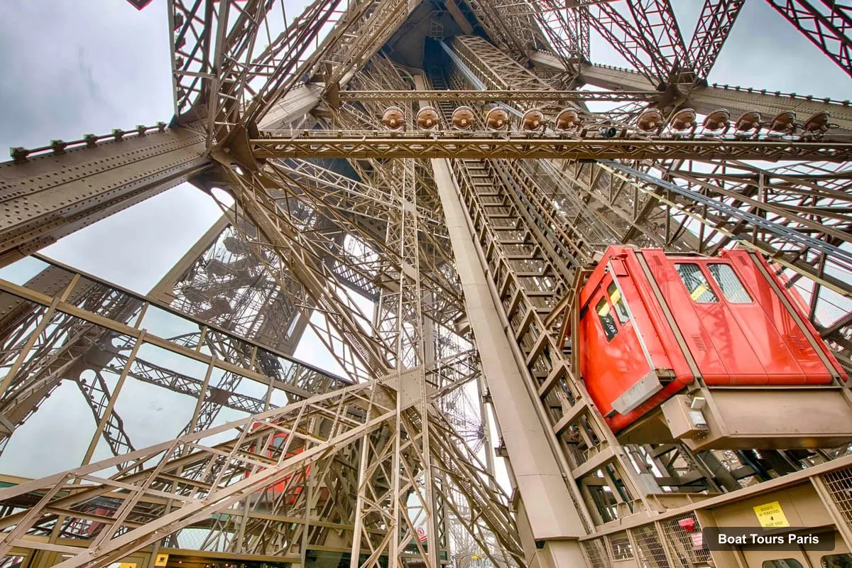 Boat Tours Paris – Eiffel Tower Reserved Access by Elevator and Seine Cruise (photo 3)
