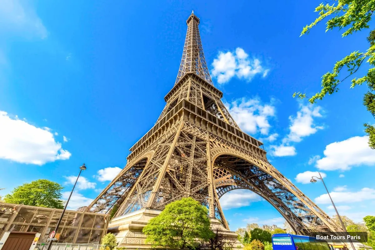 Boat Tours Paris – Eiffel Tower Reserved Access by Elevator and Seine Cruise (photo 5)