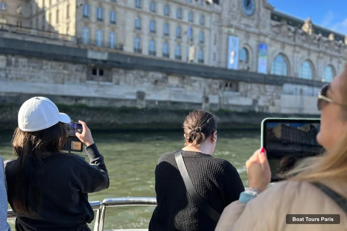 Paris Boat Cruises – Hop-On Hop-Off Seine Cruise Pass with 9 Stops (photo 5)