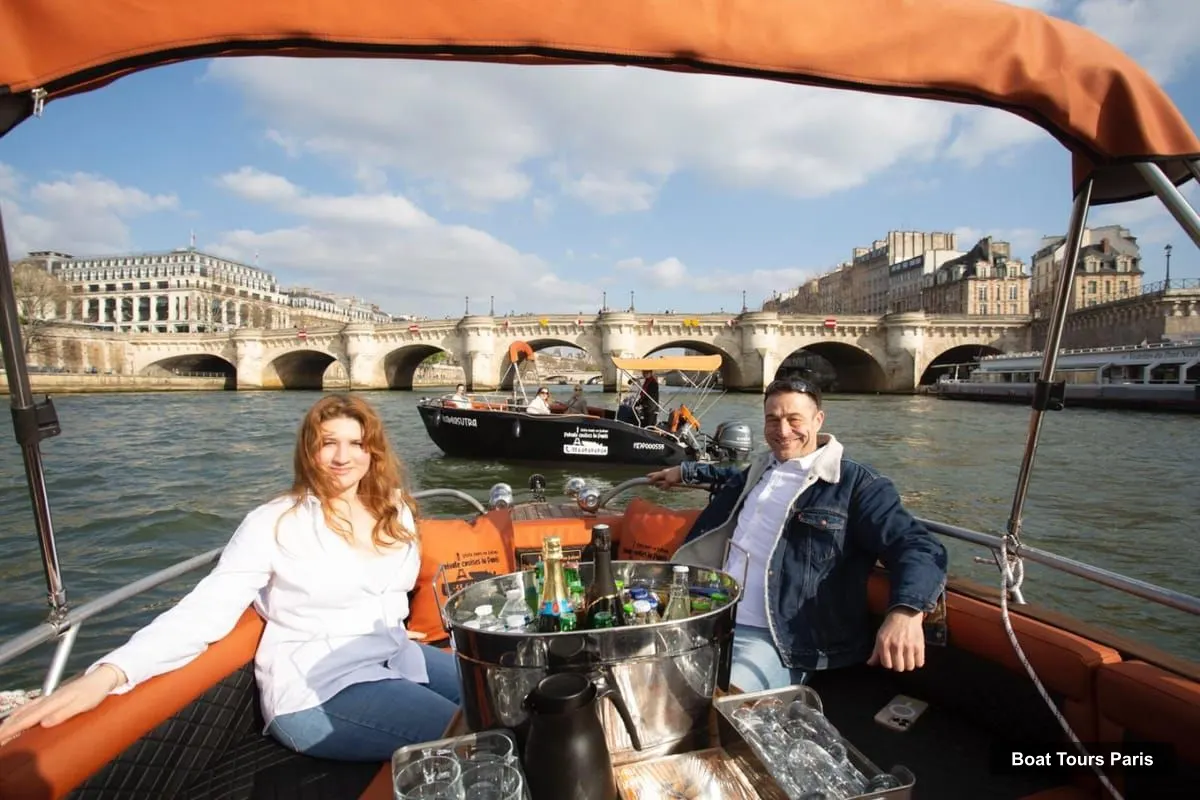 Paris Boat Trips – Top Private Cruises in Paris with Champagne + more surprises (photo 4)