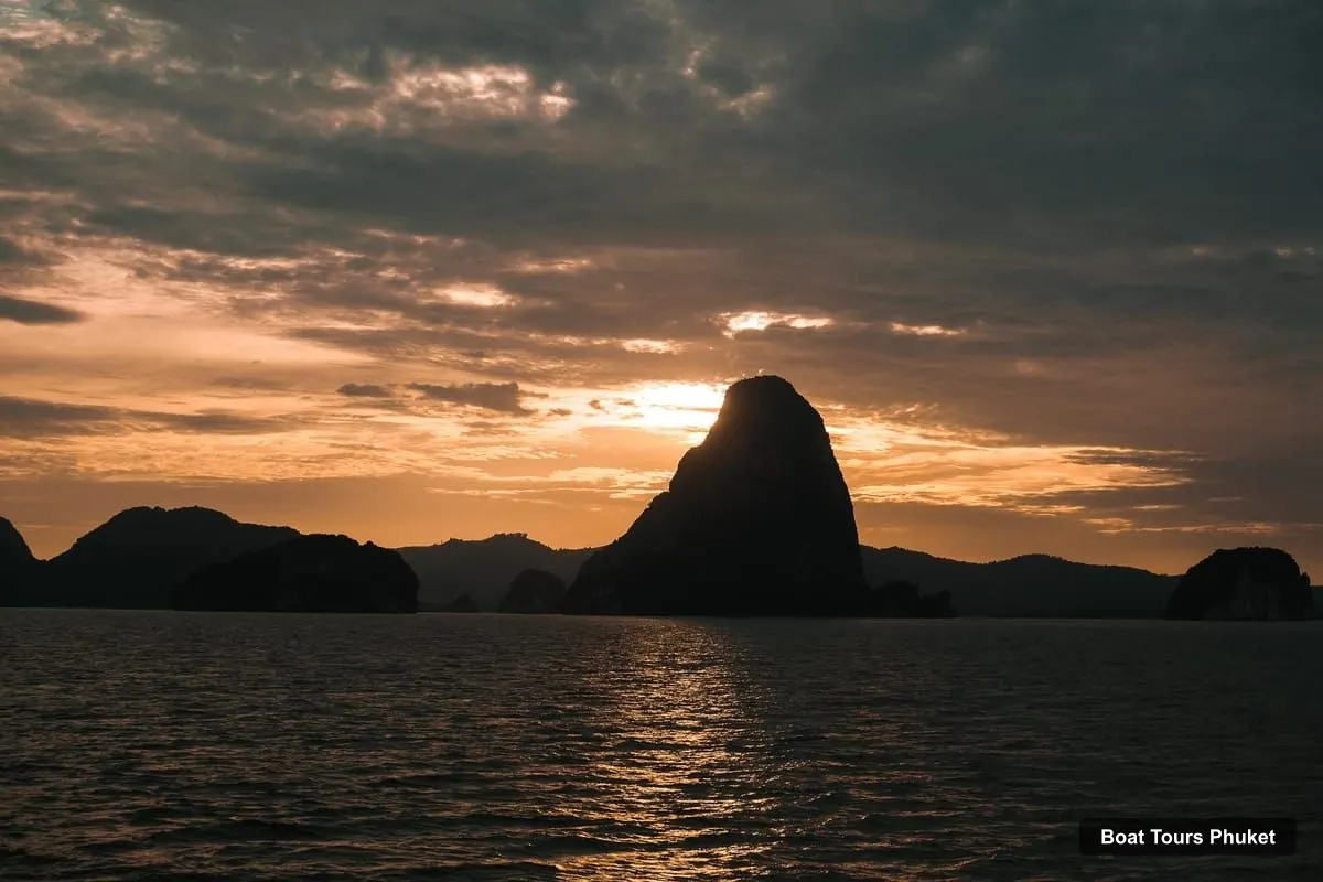 Phuket Boat Cruises – James Bond Island Phang Nga Bay Premium Yacht Tour (photo 5)