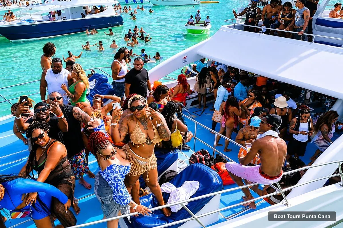 Boat Tours in Punta Cana – Hip Hop Party Boat with Open Bar & Natural Pool (photo 3)