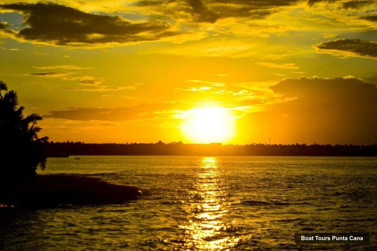 Punta Cana Boat Trips – Private Sunset Cruise with Seafood & Champagne (photo 2)