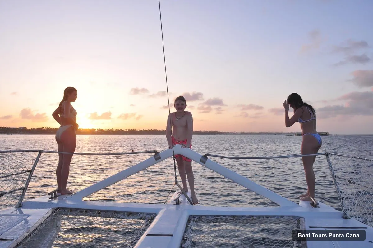 Punta Cana Boat Trips – Private Sunset Cruise with Seafood & Champagne (photo 3)