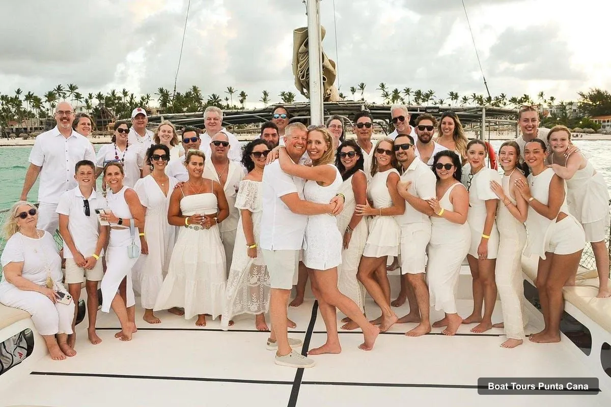 Punta Cana Boat Trips – Private Sunset Cruise with Seafood & Champagne (photo 4)