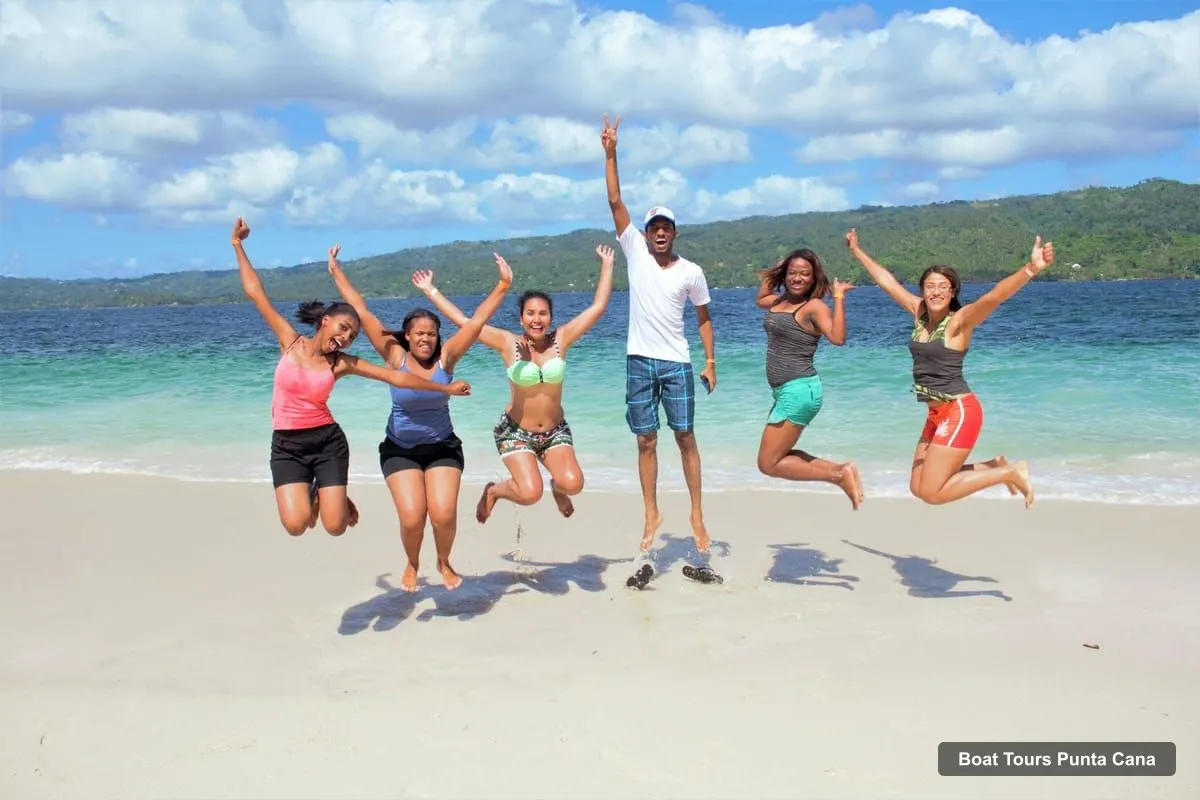 Punta Cana Boat Trips – Whale Watching & Cayo Levantado Island (photo 4)