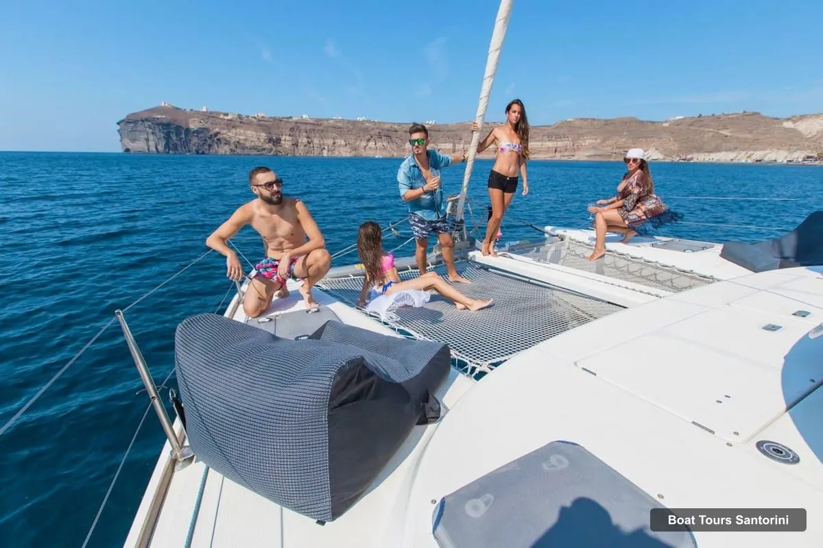 Boat Tours in Santorini – Private Catamaran Cruise with Food & Drinks (photo 4)