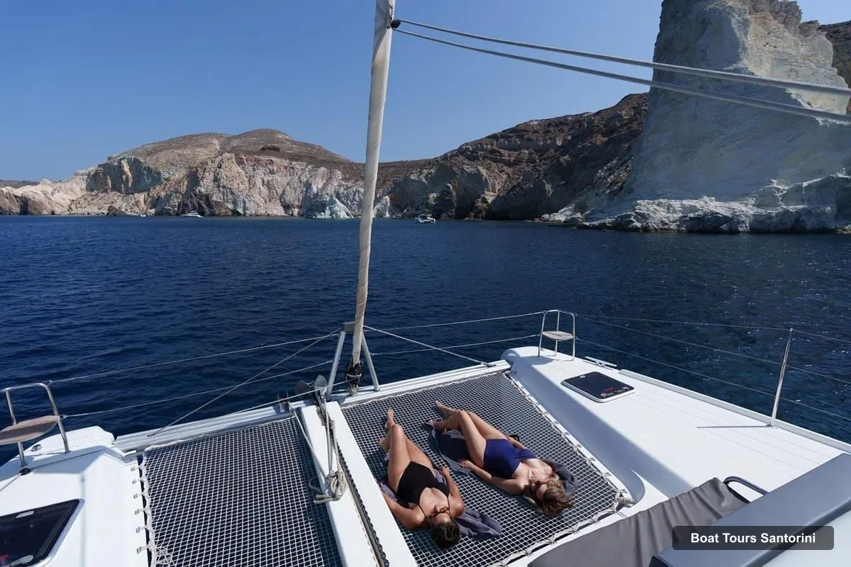 Boat Tours in Santorini – Sunset Cruise with Swim Stops, Dinner, and Drinks (photo 2)