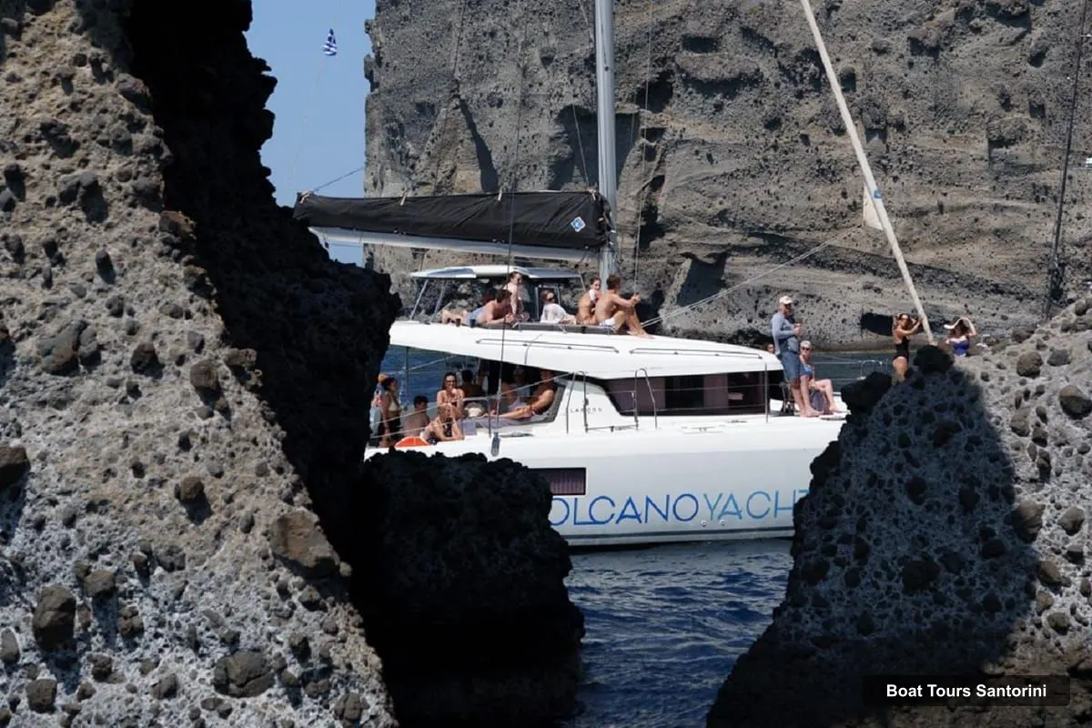 Boat Tours in Santorini – Sunset Cruise with Swim Stops, Dinner, and Drinks (photo 3)