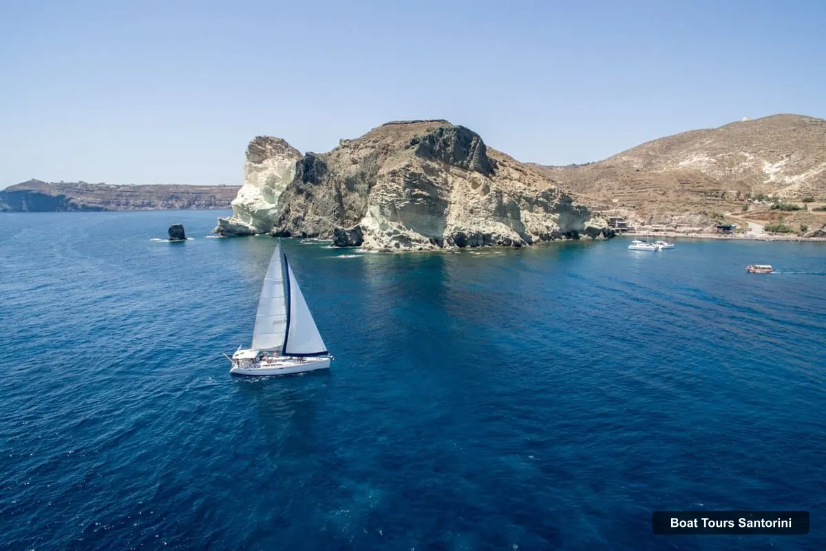 Boat Tours Santorini – Santorini Caldera: Sunset Sailing Cruise with Meal (photo 4)