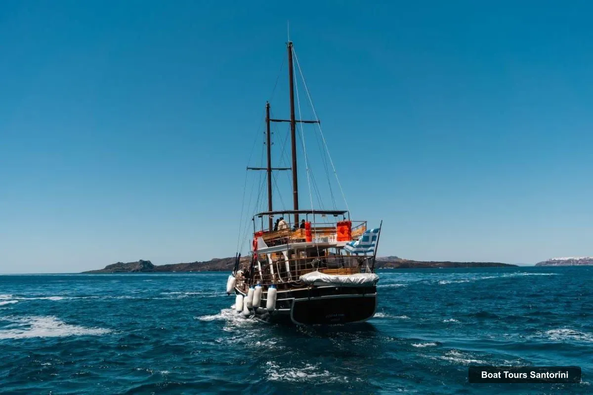 Boat Tours Santorini – Sunset Dinner Cruise (photo 3)