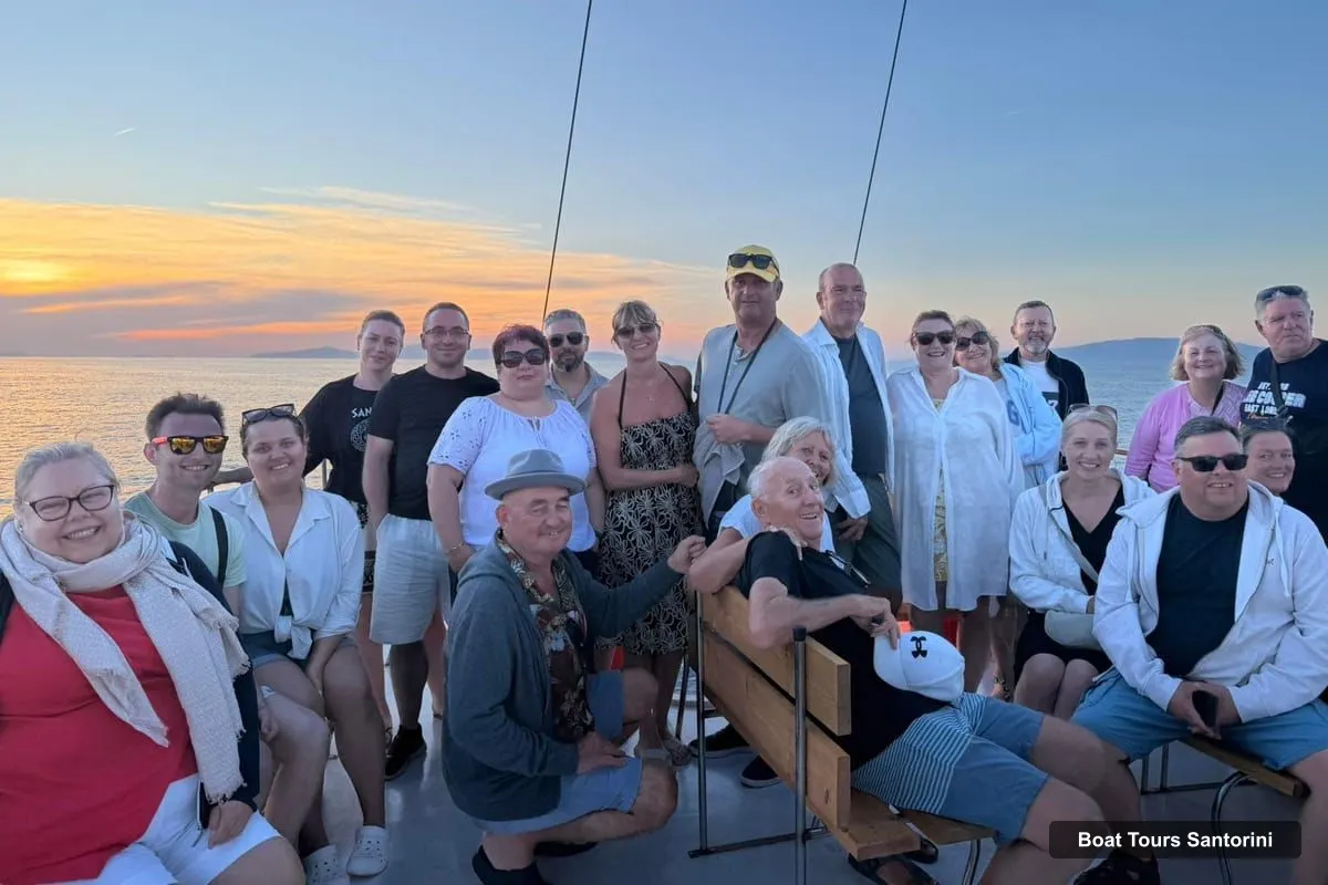 Boat Tours Santorini – Sunset Dinner Cruise (photo 5)