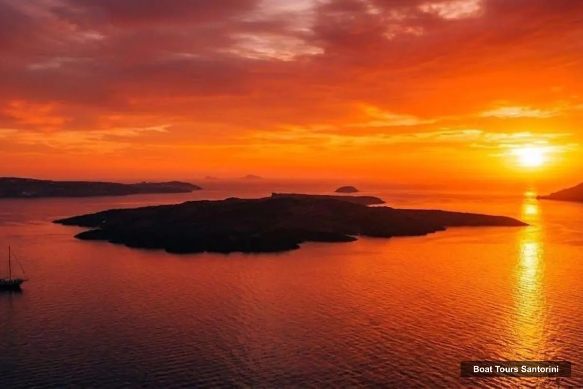 Boat Tours Santorini – Sunset Dinner Cruise