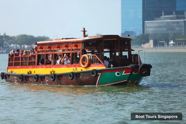 Boat Tours in Singapore – Singapore River Cruise