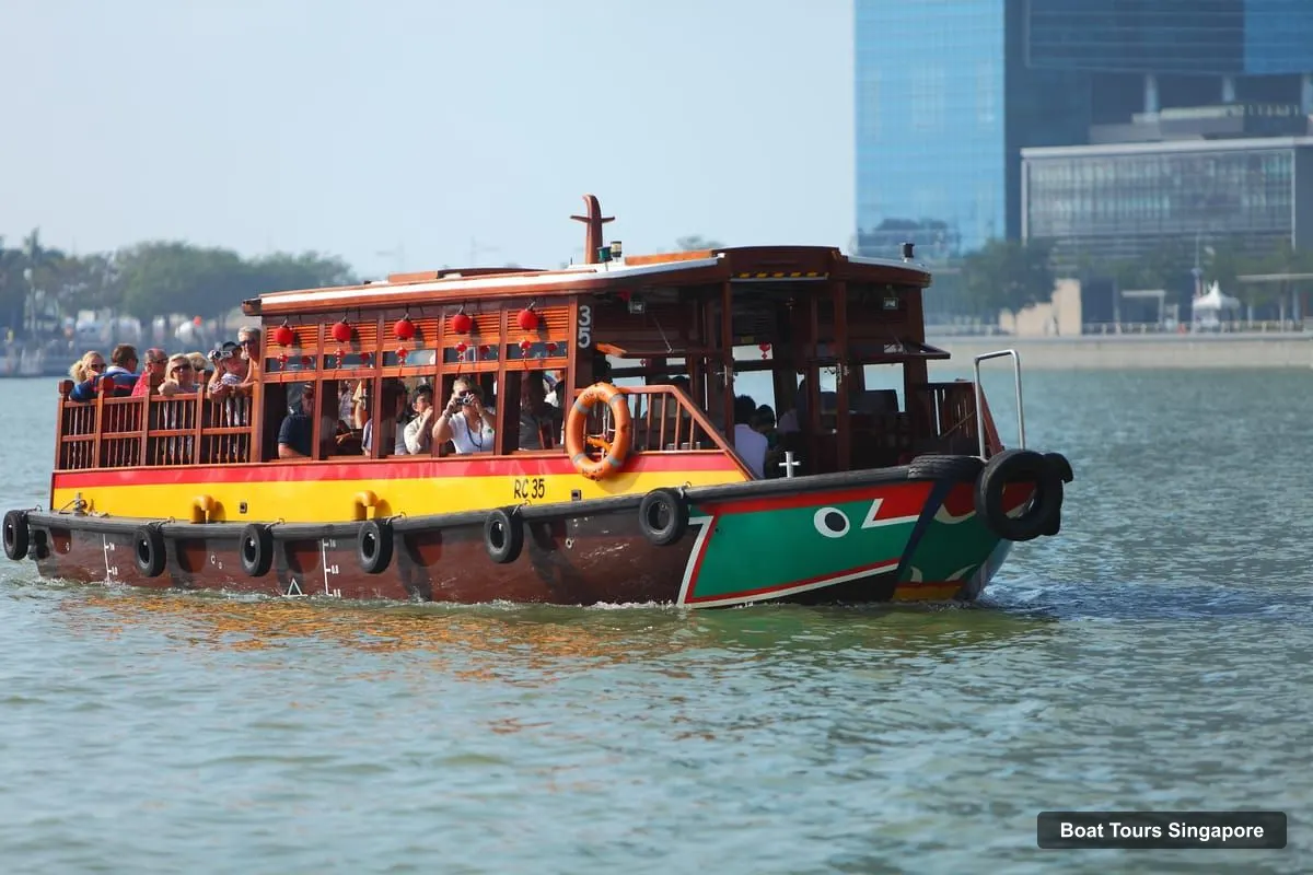 Boat Tours in Singapore – Singapore River Cruise