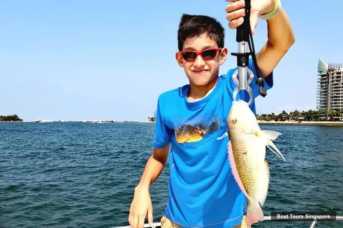 Singapore Boat Cruises – Catch and Cook | Yacht Fishing Charter (photo 3)
