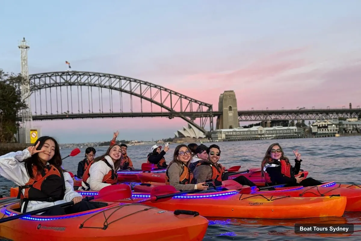 Sydney Harbor Cruise – Sydney's FIRST LED Sunset Kayak Tour on Sydney Harbour (photo 3)