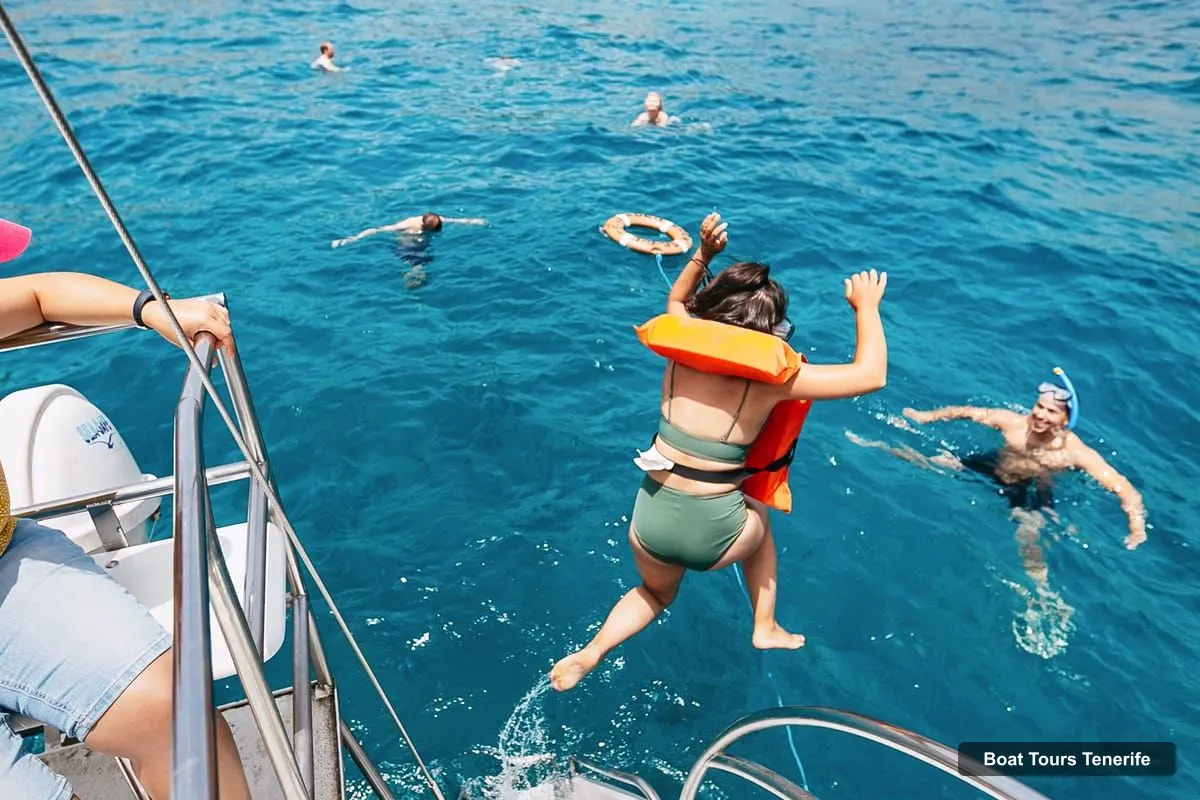 Tenerife Boat Trips – Whale Watching Catamaran Tour with Drinks (photo 3)