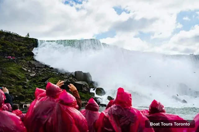 Boat Tours in Toronto – Niagara Day Tour w/ Niagara on the Lake & Boat Ride