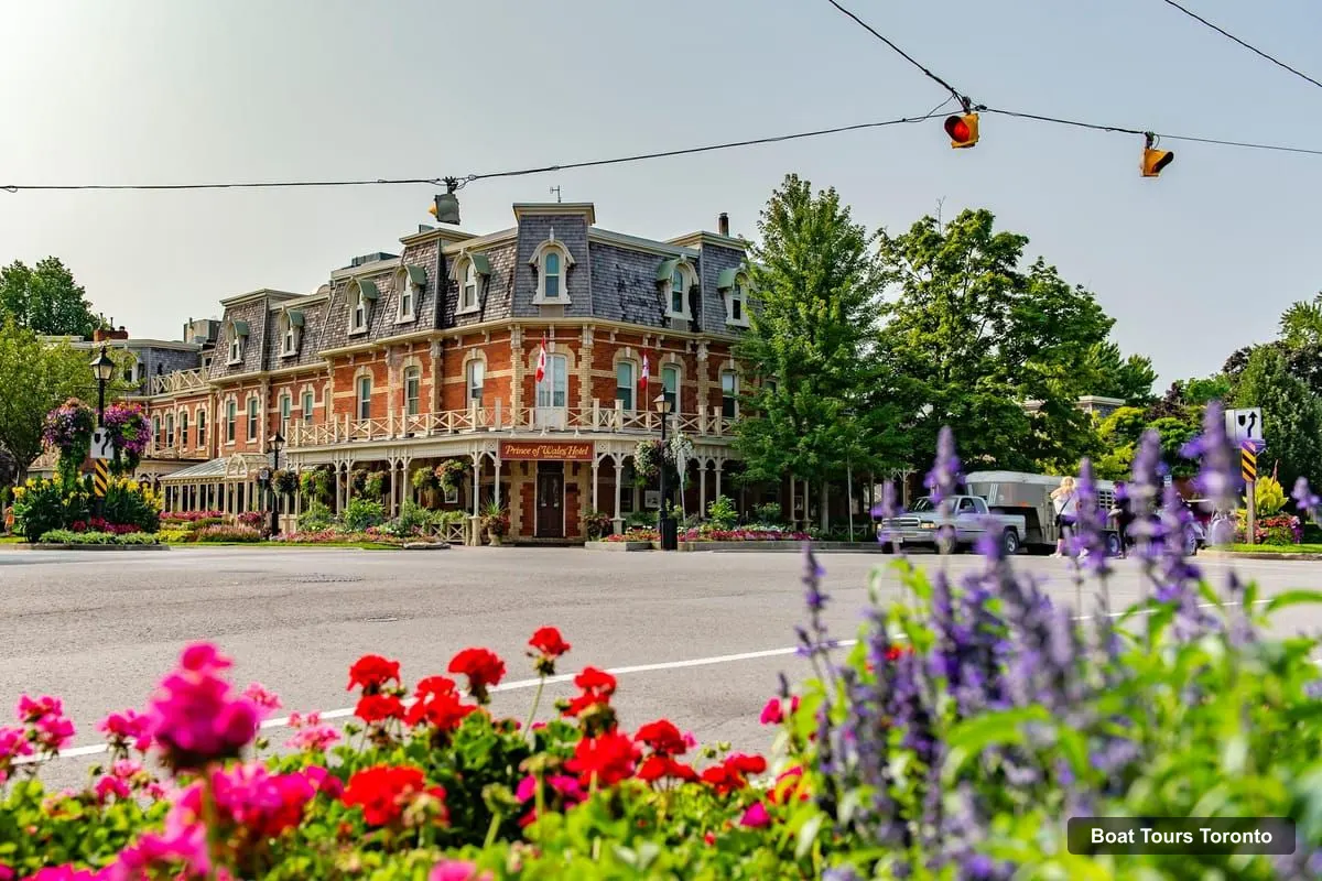 Boat Tours Toronto – Niagara Falls Tour & Niagara on the Lake + Boat + More (photo 5)