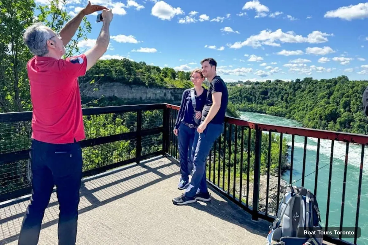 Toronto Boat Trips – Niagara Falls Day Tour with Optional Boat Cruise (photo 3)