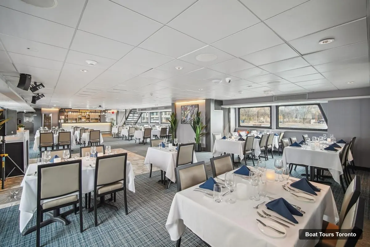 Toronto Boat Trips – Premium Harbor Cruise with Lunch, Brunch, or Dinner (photo 2)
