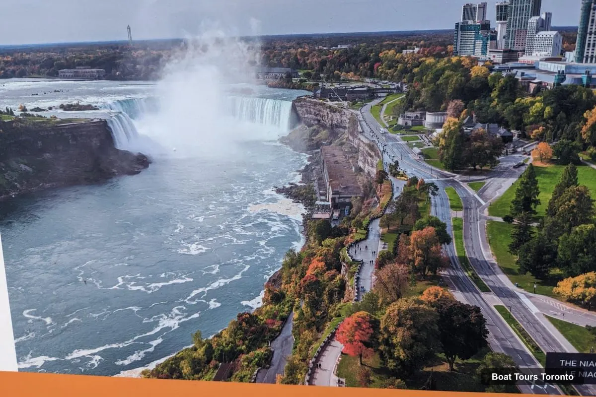 Toronto Harbor Cruise – Niagara Falls Tour with Boat Ride, Dinner, & Lights (photo 3)