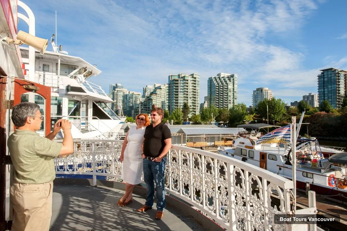 Vancouver Harbor Cruise – Evening Cruise with Dinner Buffet (photo 2)