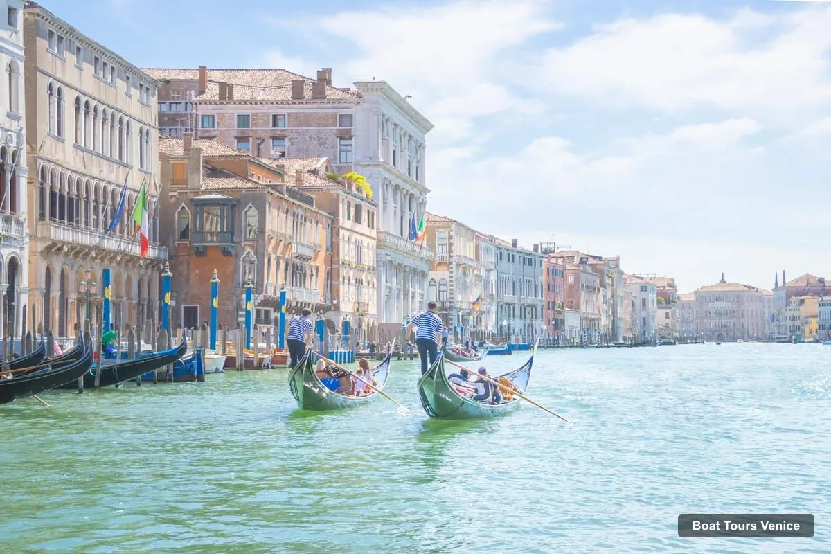 Boat Tours in Venice – Shared Gondola Ride Across the Grand Canal