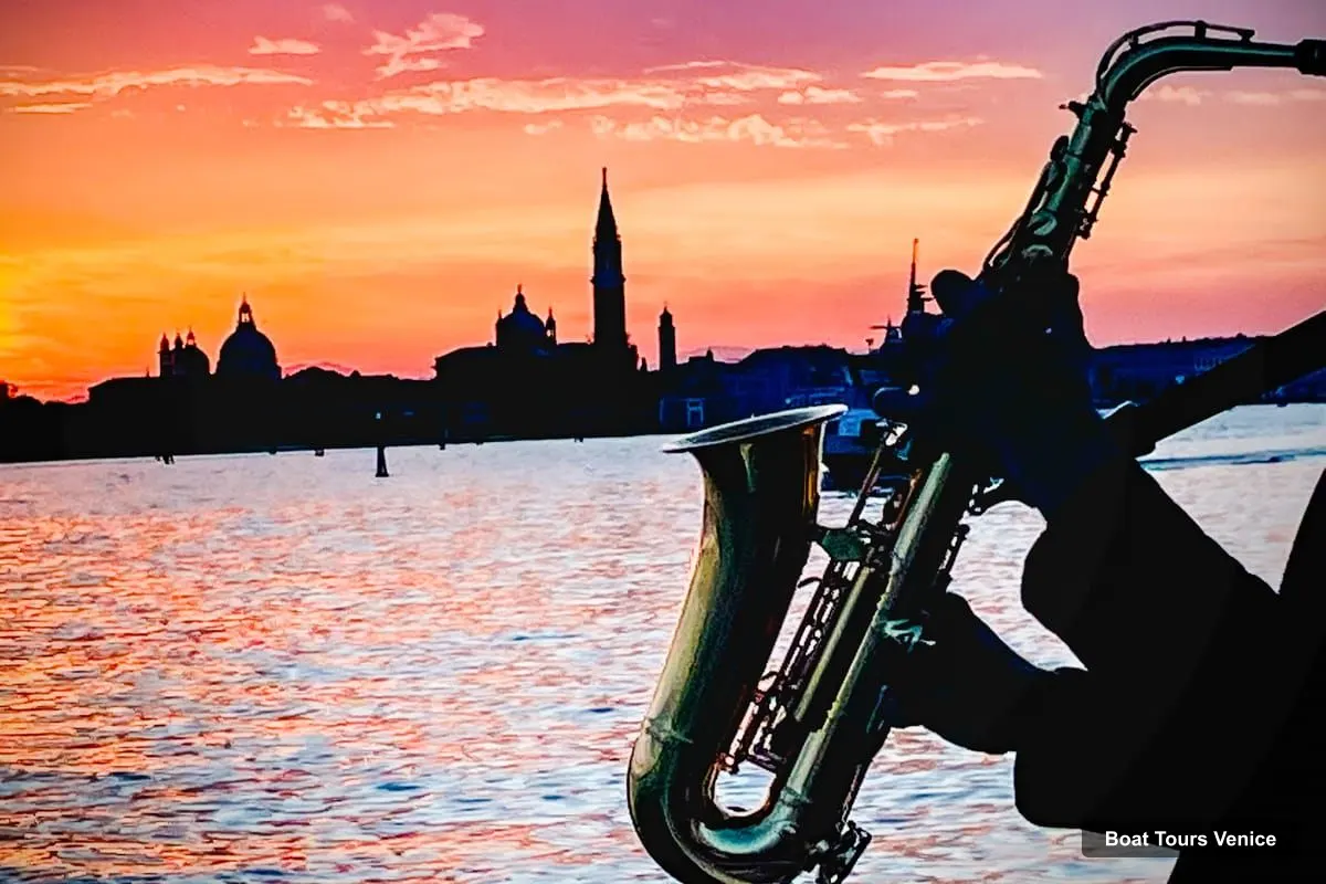 Boat Tours Venice – Catamaran Sunset Jazz Cruise with Aperitivo (photo 5)
