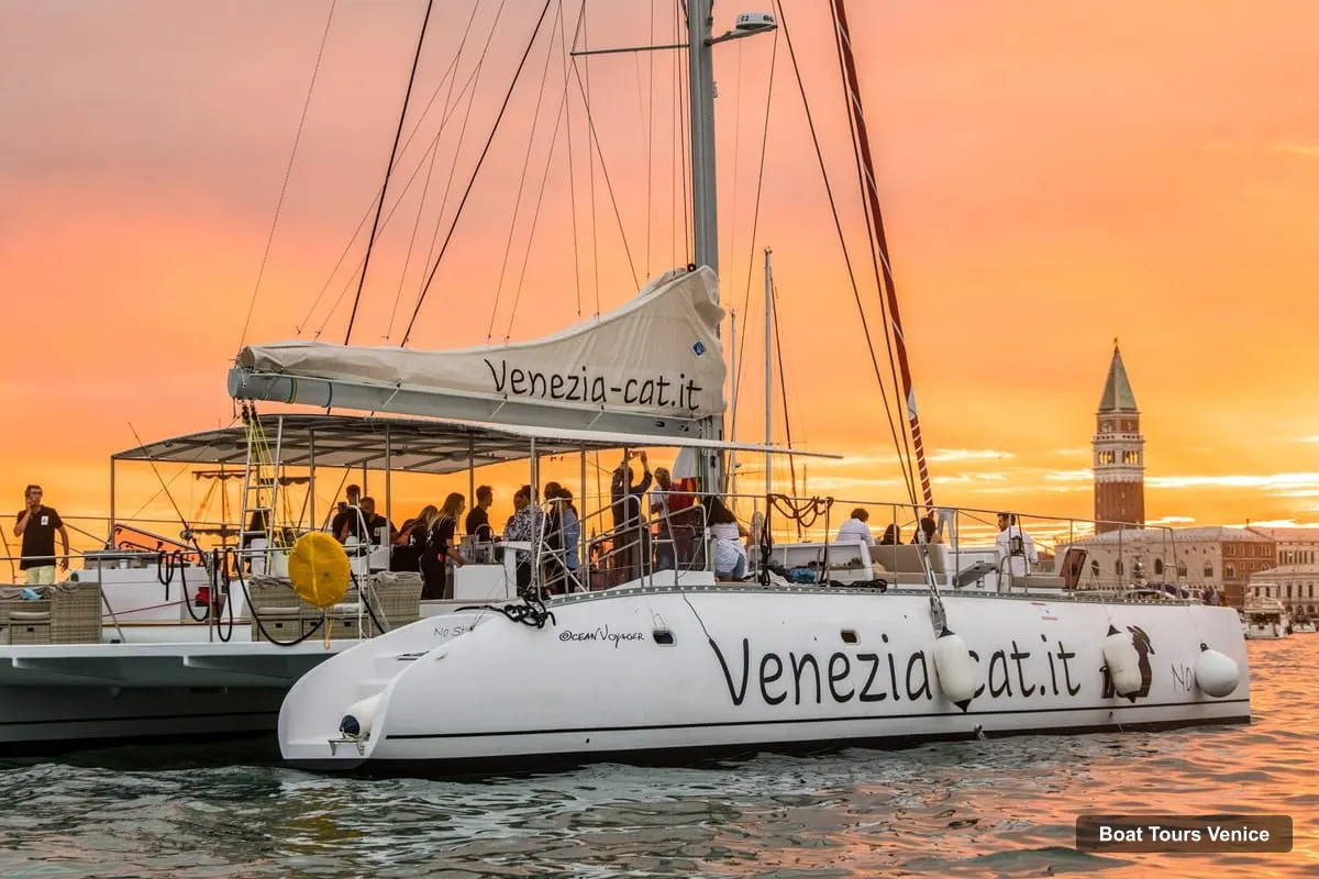 Boat Tours Venice – Catamaran Sunset Jazz Cruise with Aperitivo