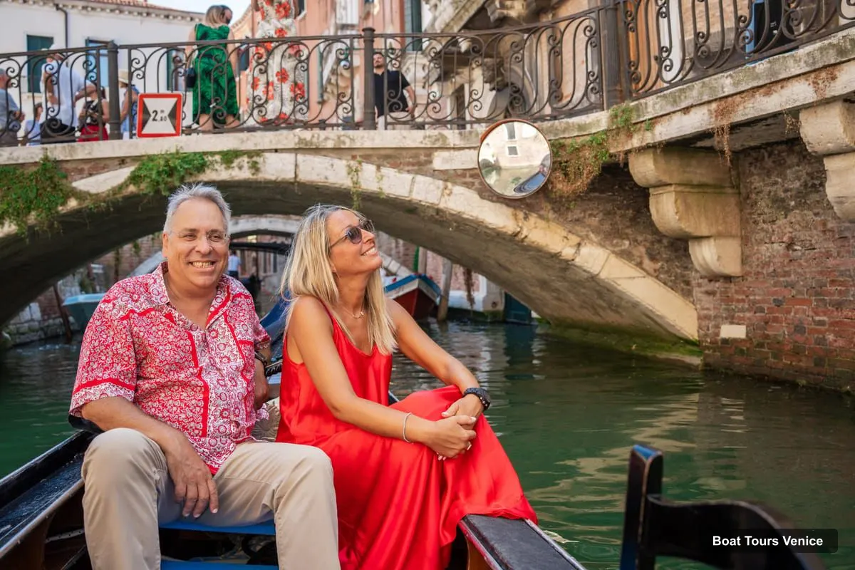 Boat Tours Venice – Grand Canal Gondola Ride with Storytelling & Gondola Gallery (photo 4)