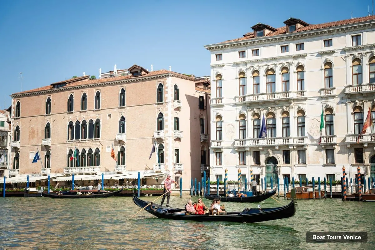 Boat Tours Venice – Grand Canal Gondola Ride with Storytelling & Gondola Gallery (photo 5)