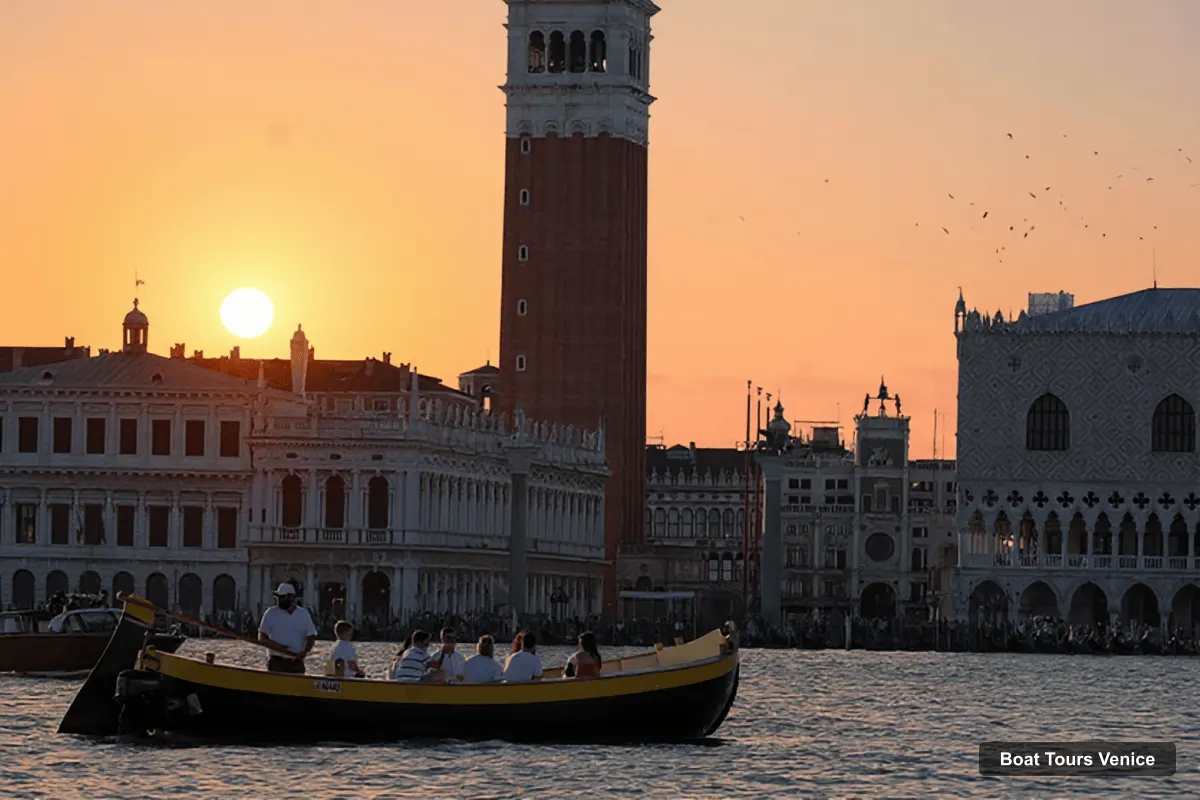 Boat Tours Venice – Prosecco Sunset Cruise on a Traditional Boat